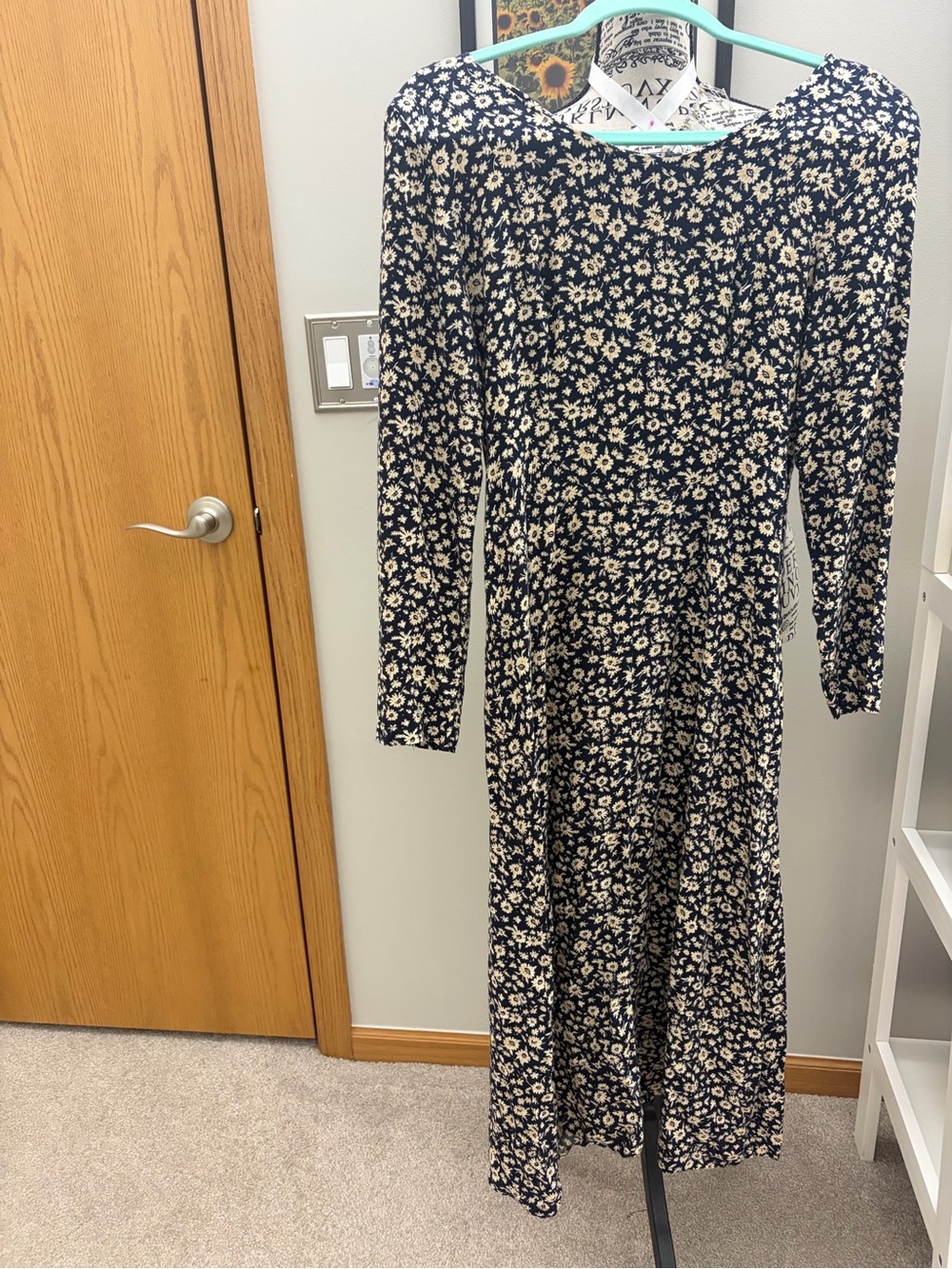 VTG Jamie Brooke Long Sleeve Navy Floral Midi/maci Dress - Navy Cream